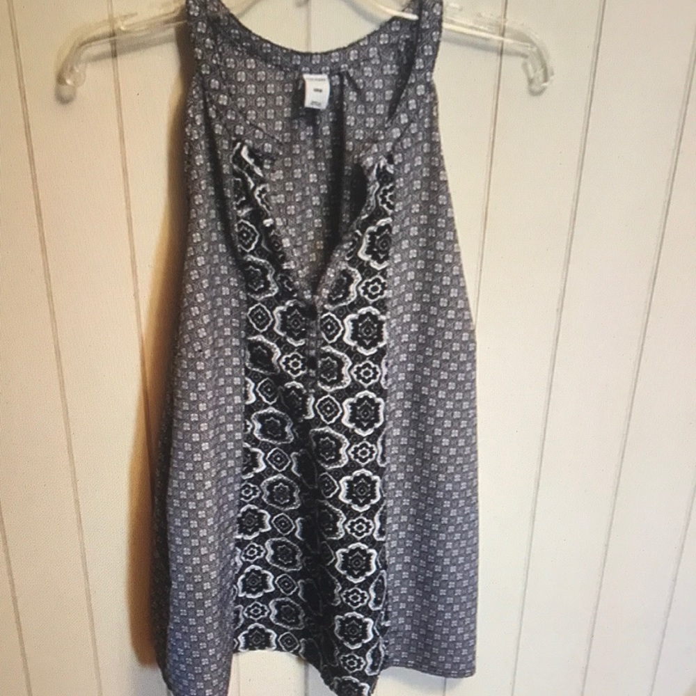 Old navy sleeveless V-neck tank top size small